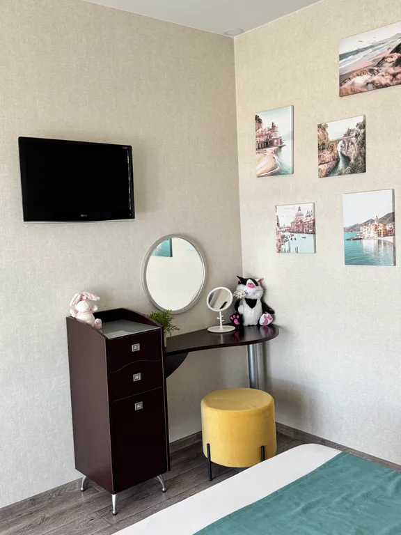 Дом с отдельным въездом и двором