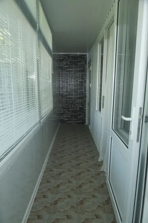 Часть дома с отдельным входом и верандой