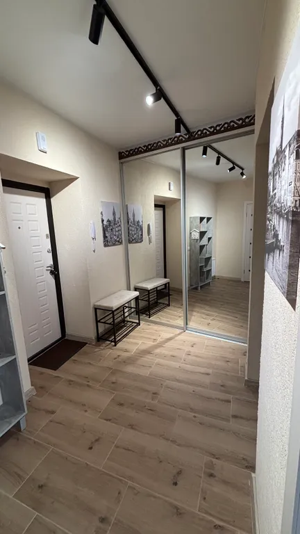 Новая светлая квартира с хорошим ремонтом