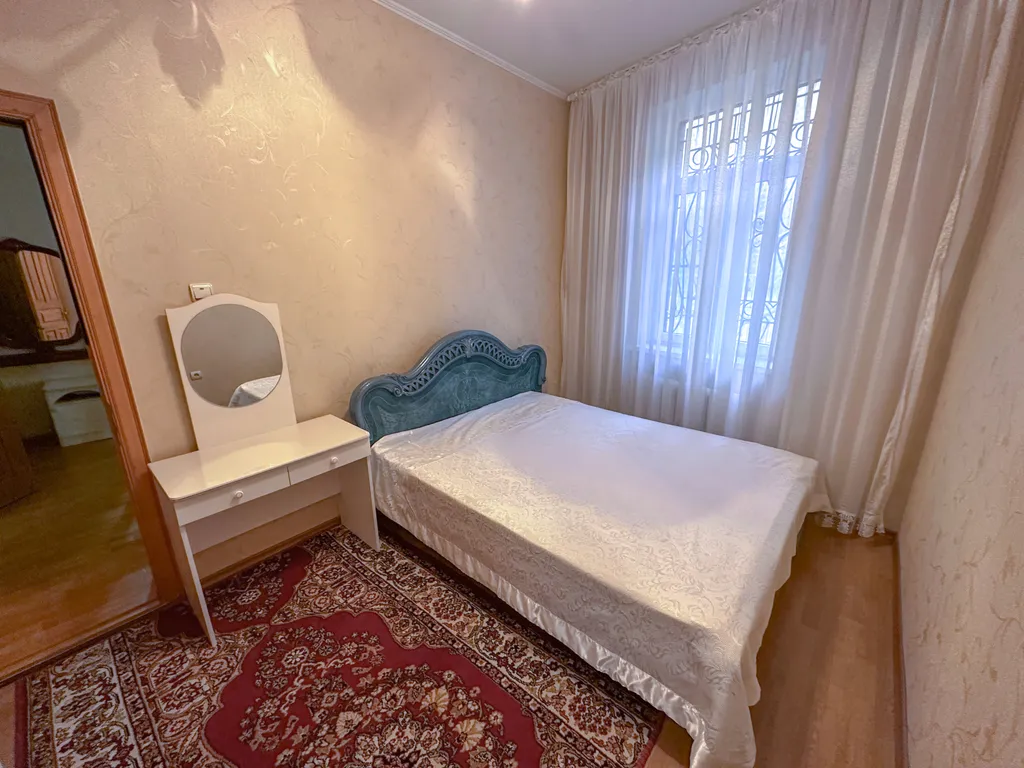 Дом в центре парка