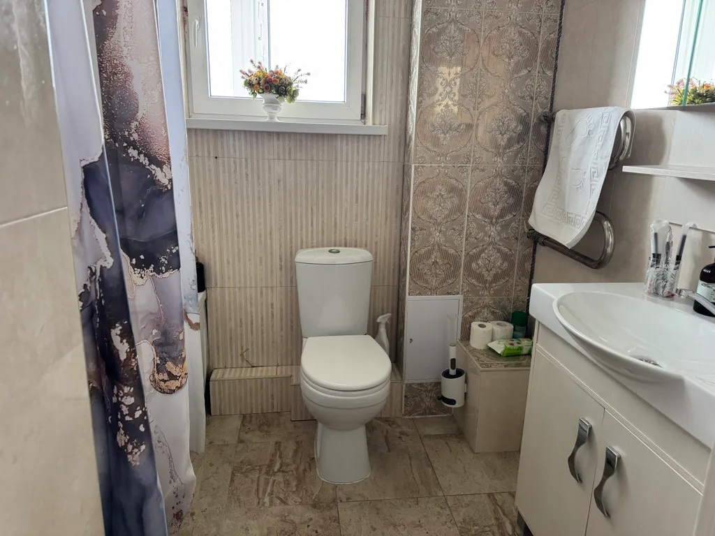 Большая и уютная трехкомнатная квартира в центре, с двумя санузлами