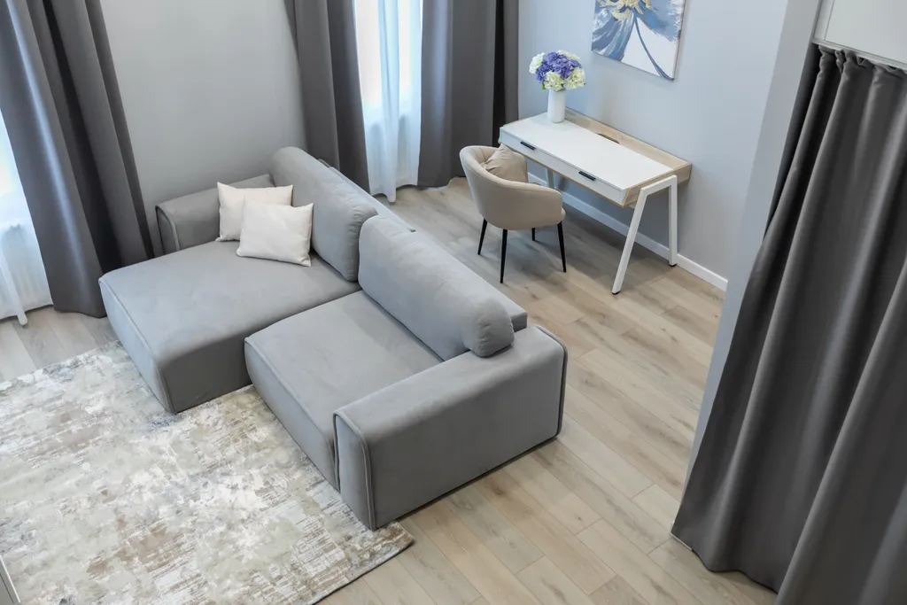 Вид на Неву, новый ремонт