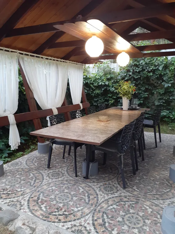 Дом под соснами