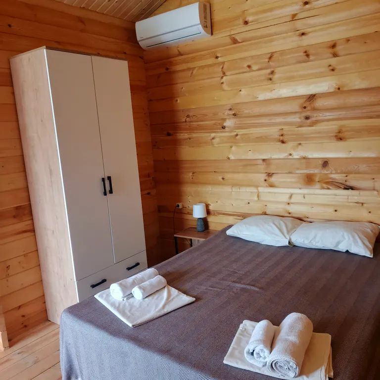 Трехместный домик