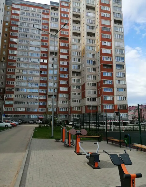 Чистaя cветлая пpоcторная студия cо свежим pемонтом