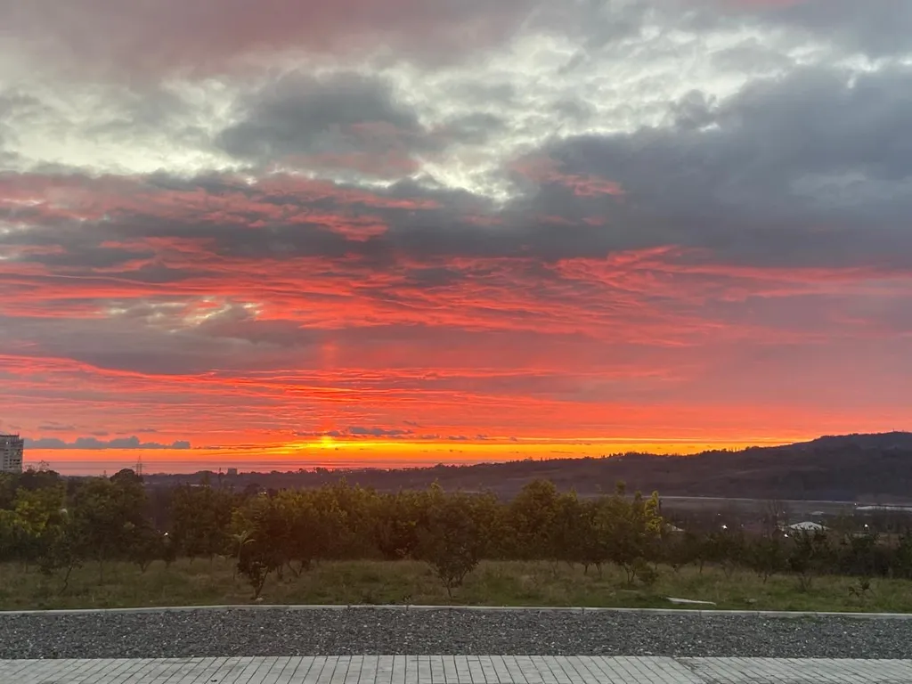 Уютный дом с садом и прекрасным видом на горы и море