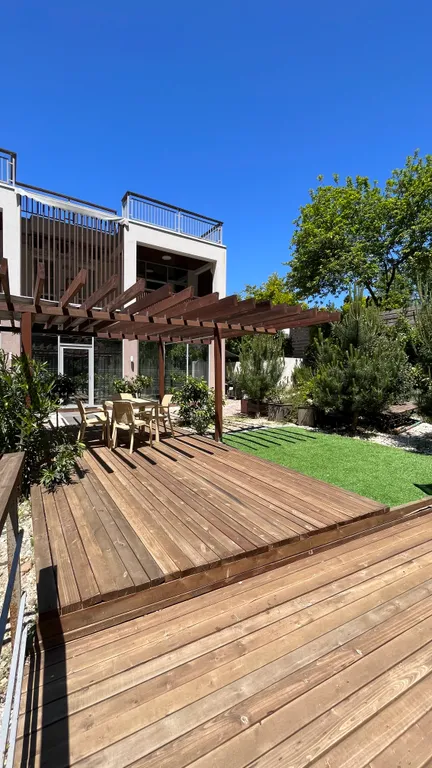 Дом у леса с бассейном