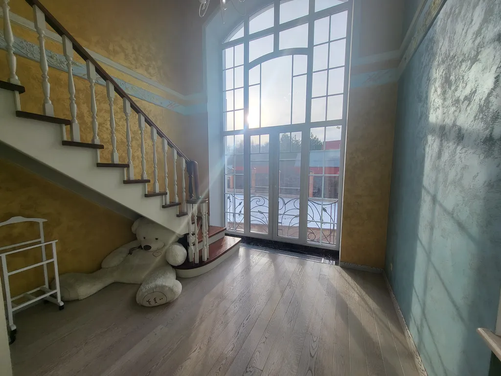 Дом с бассейном и сауной