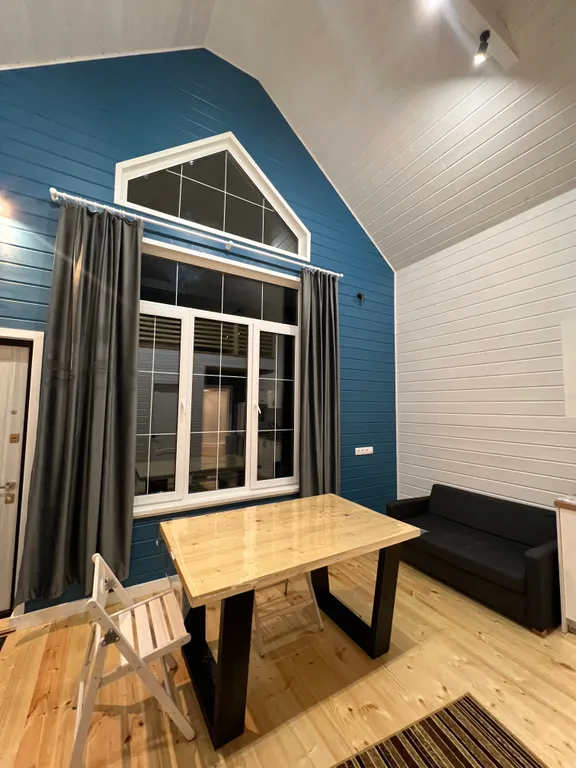 Дом в окружении леса