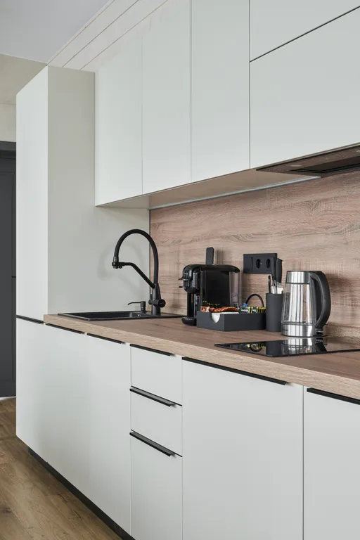 Просторный дом с сауной и камином в окружении леса и реки