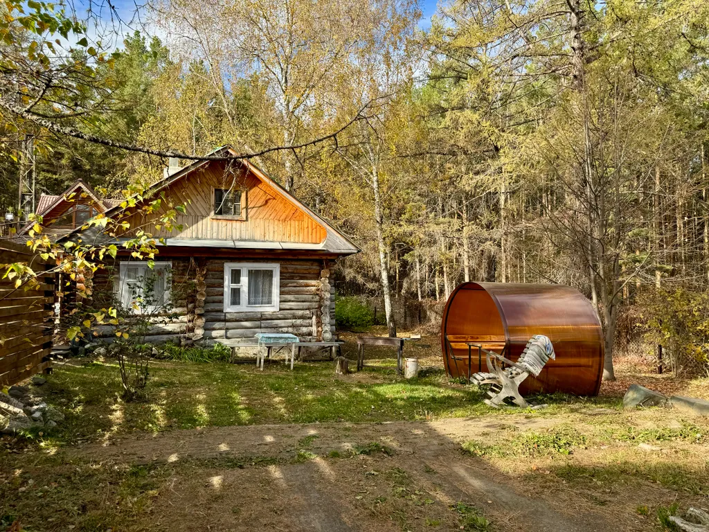 Уютный домик с антуражной печью у леса в 3 километрах от ГЛЦ