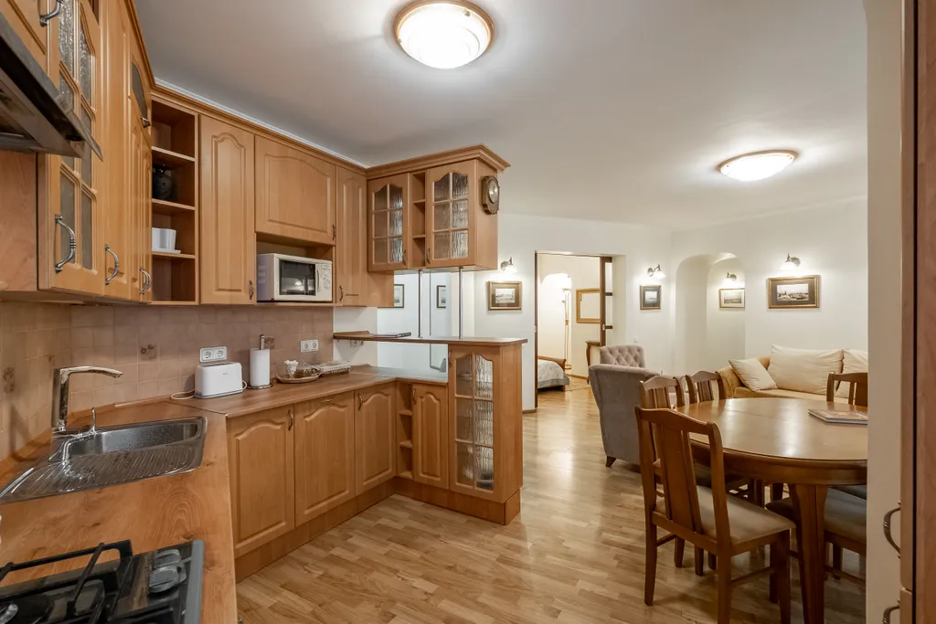 Апартаменты Кареты и Лошади с тремя спальнями рядом с Эрмитажем