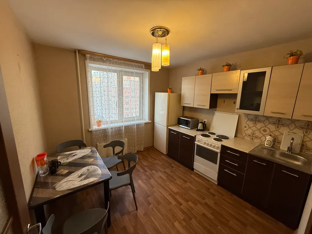 "В Гости!" на Ермакова 30 (1к квартира рядом с БЦ "Сити")