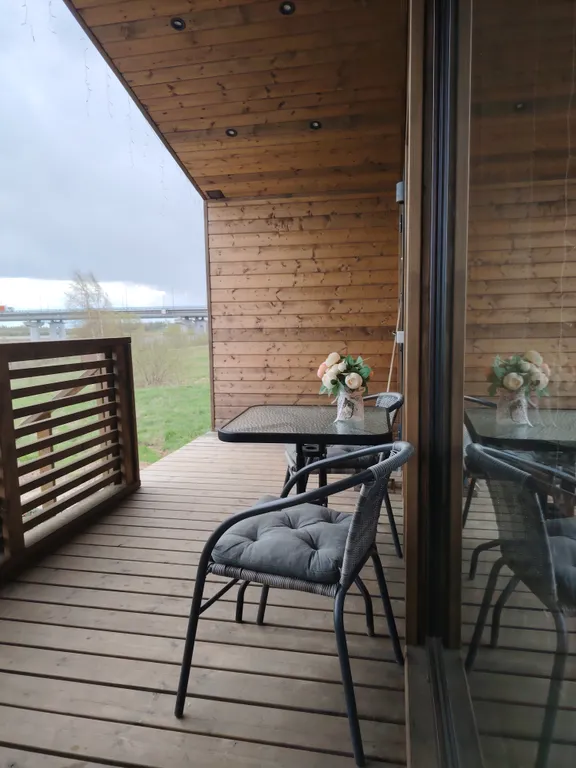 Уютный дом с баней и бассейном на берегу реки Волхов