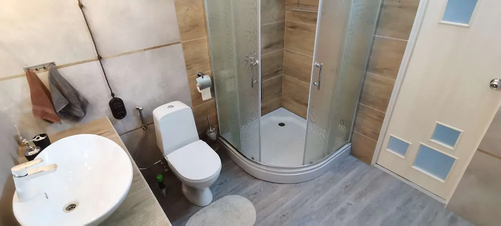 Дом с бассейном и баней