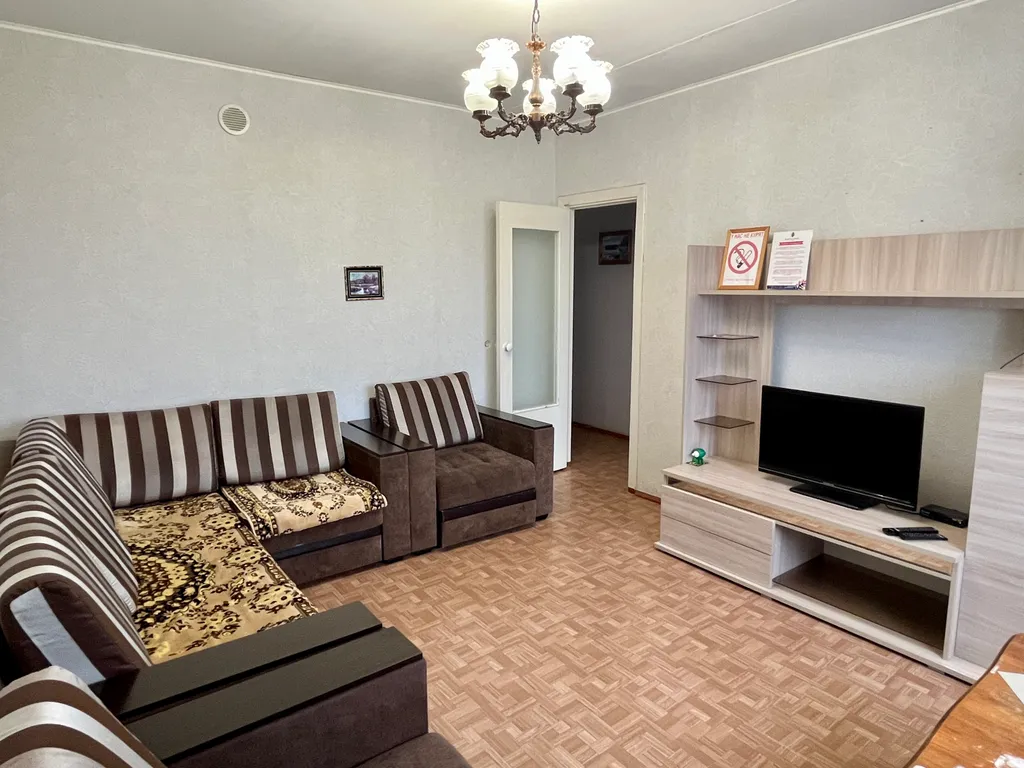 Трехкомнатная с большой лоджией