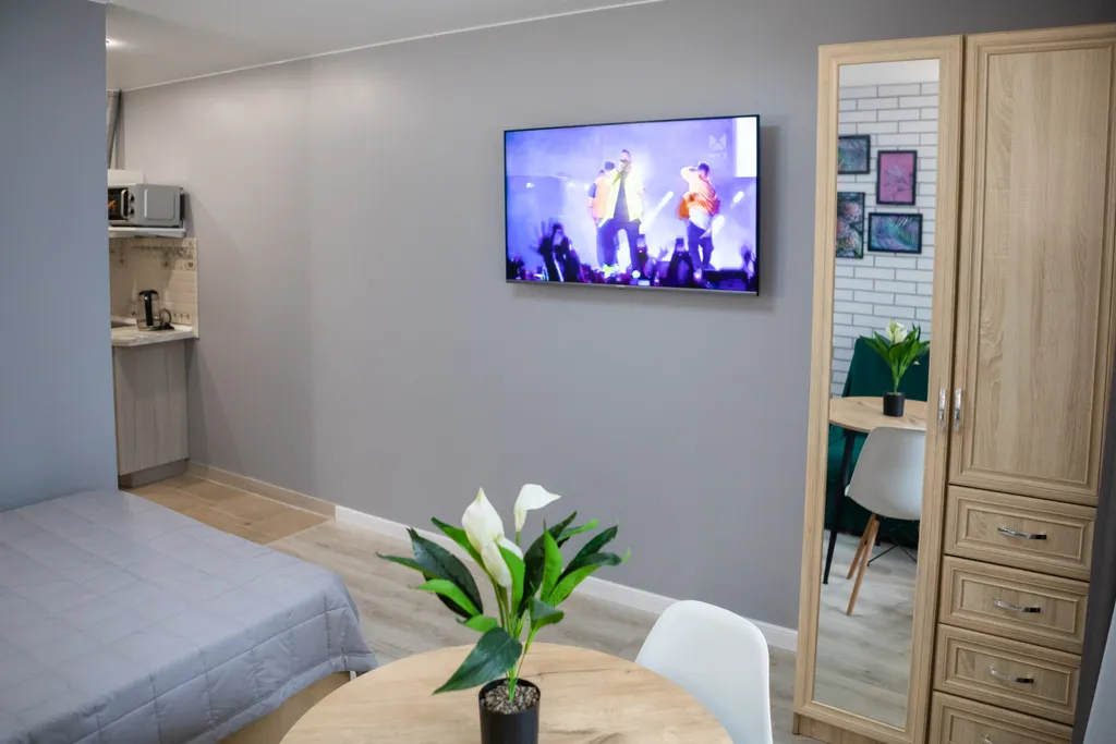 Уютная студия с дизайнерским ремонтом