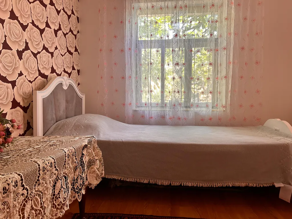 Комната с отдельным входом и двориком сдается женскому полу