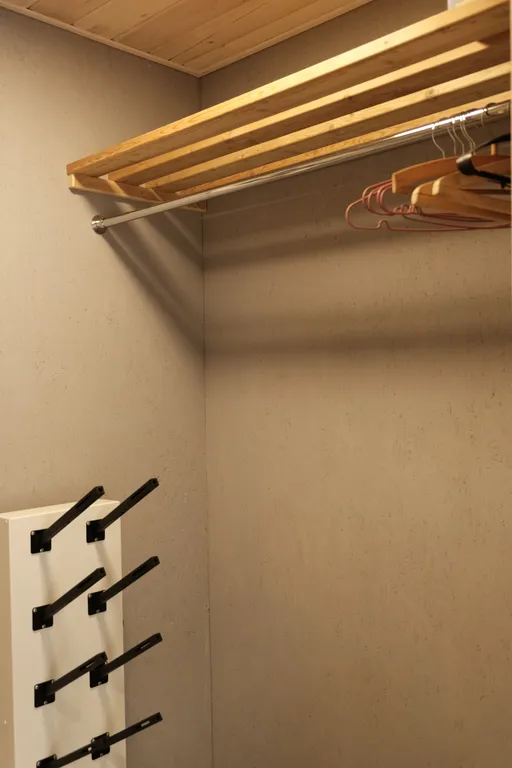 Большой уютный дом с видом на лес