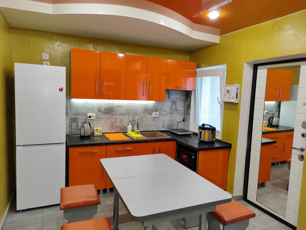 Коттедж Коттедж Уютная и комфортная двухкомнатная квартира — Евпатория