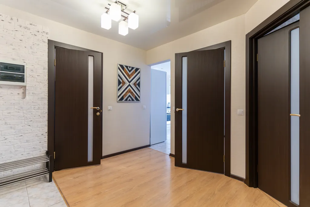 Двушка с подсветкой в спальне и панорамным балконом