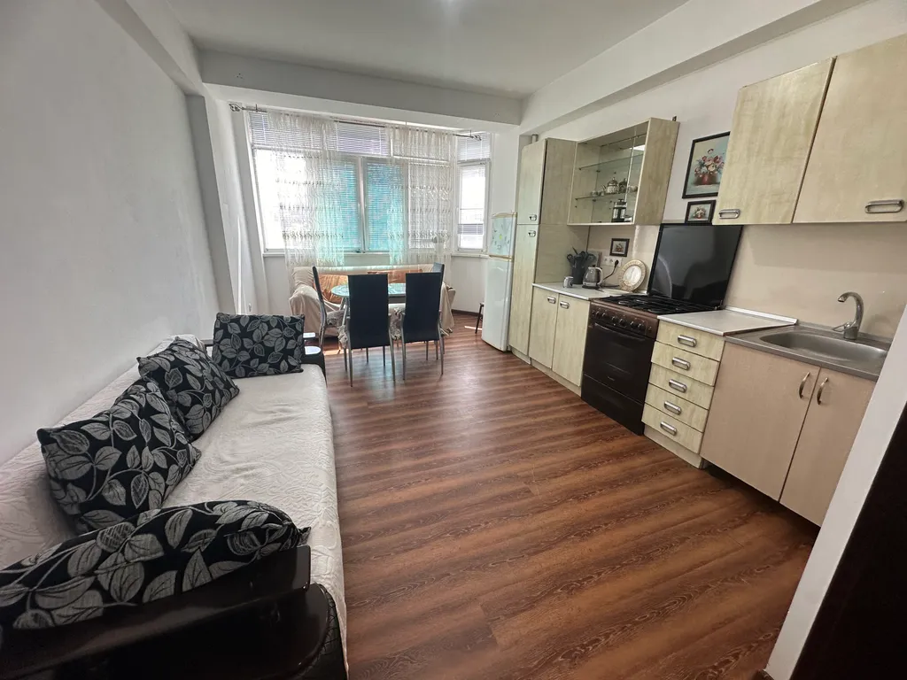 Квартира в 10 минутах ходьбы до моря и до дворца спорта Али Алиева.