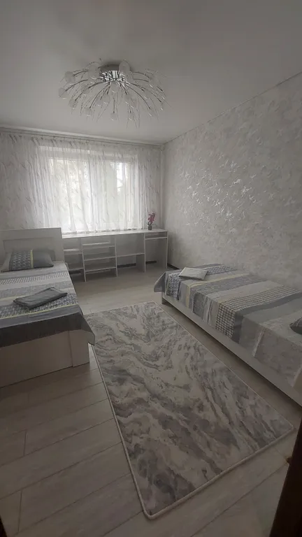 Щорса, светлая, уютная, трехкомнатная квартира