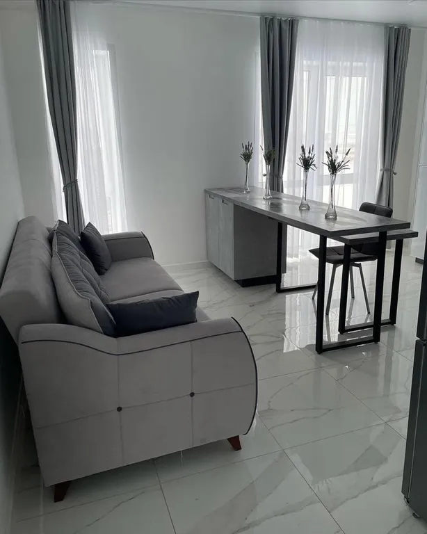 Коттедж с теплым бассейном и баней в 15 минутах от города