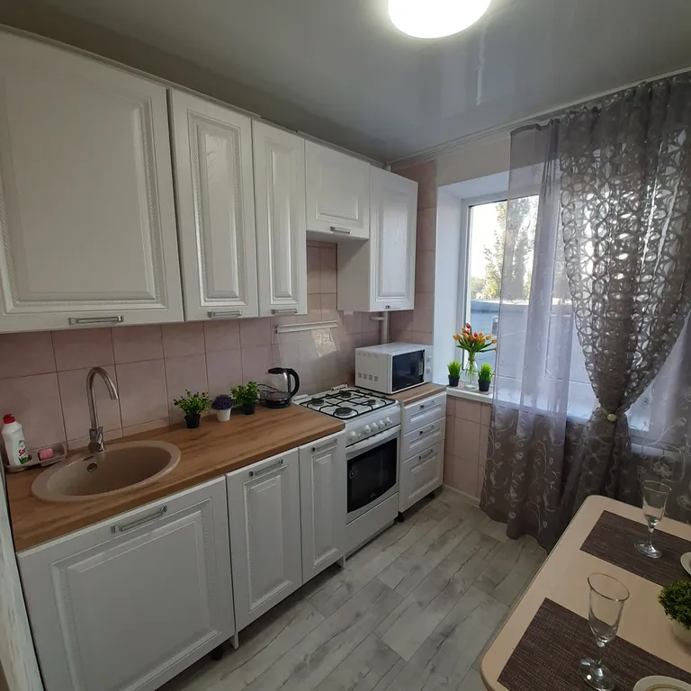 Двухкомнатная квартира рядом с Волгой