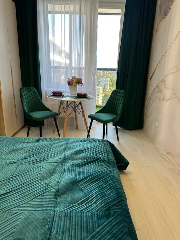 Теплая, современная студия