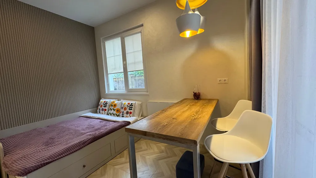 Евротрехкомнатный апартамент с балконом на первой линии