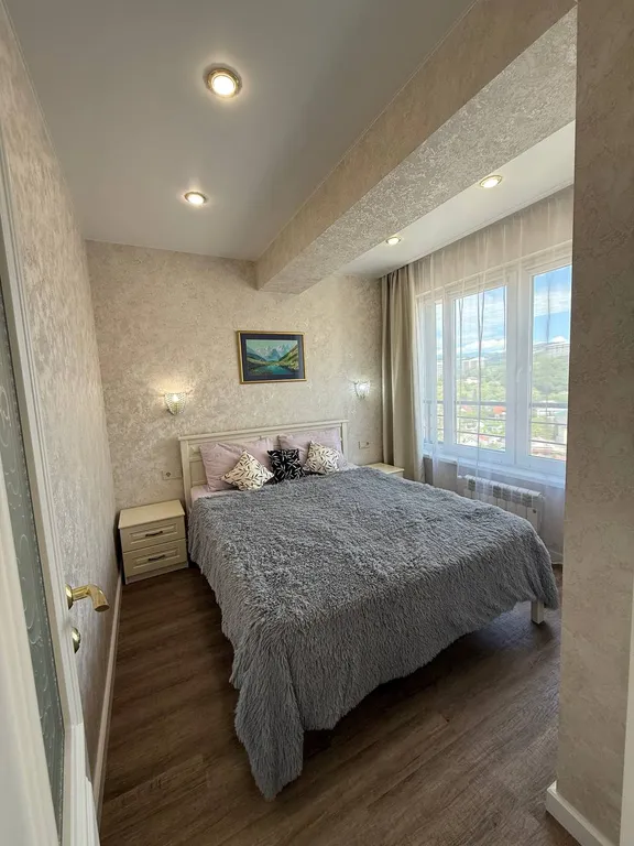 Просторная квартира рядом с видом на море, зона отдыха и бассейн