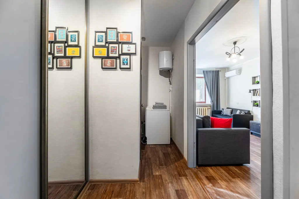 Уютная квартира Black and red house