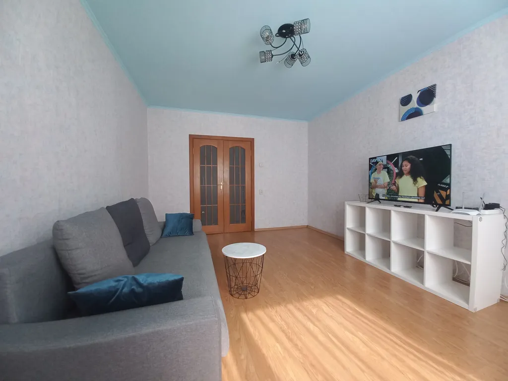 Большая квартира возле ТЦ Тринити