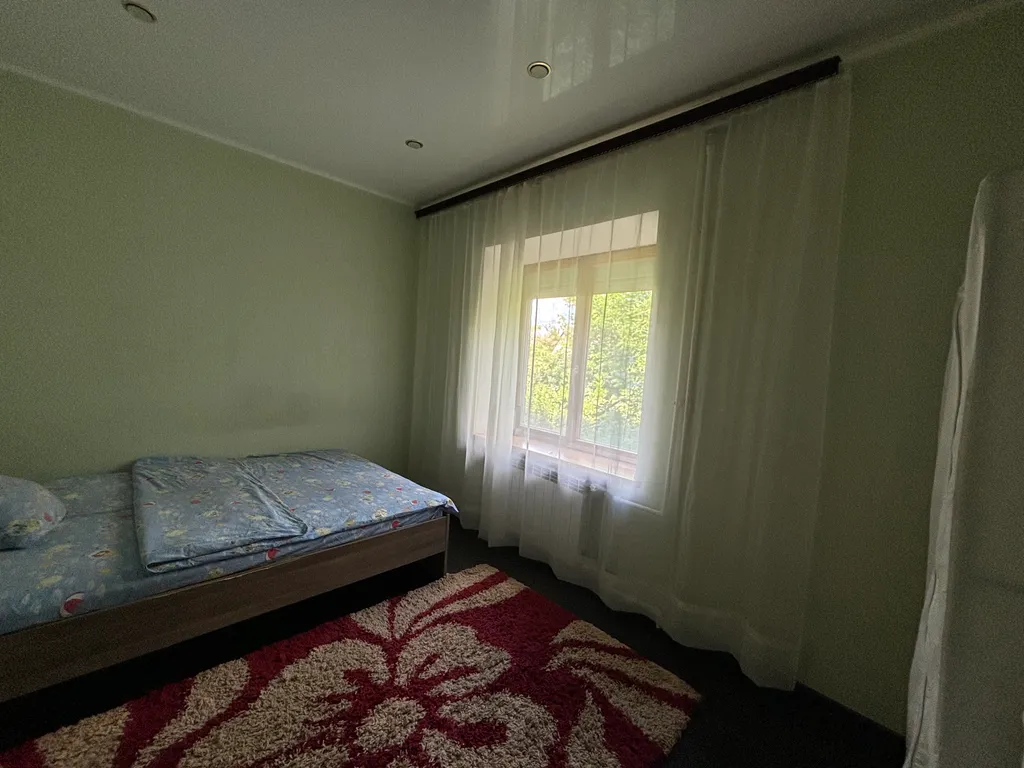 Просторная квартира с 3 изолированными спальнями и отдельным входом