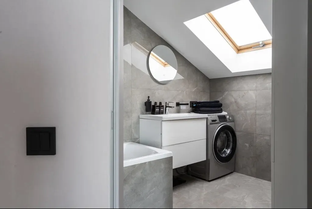 Современная квартира с панорамным видом на море