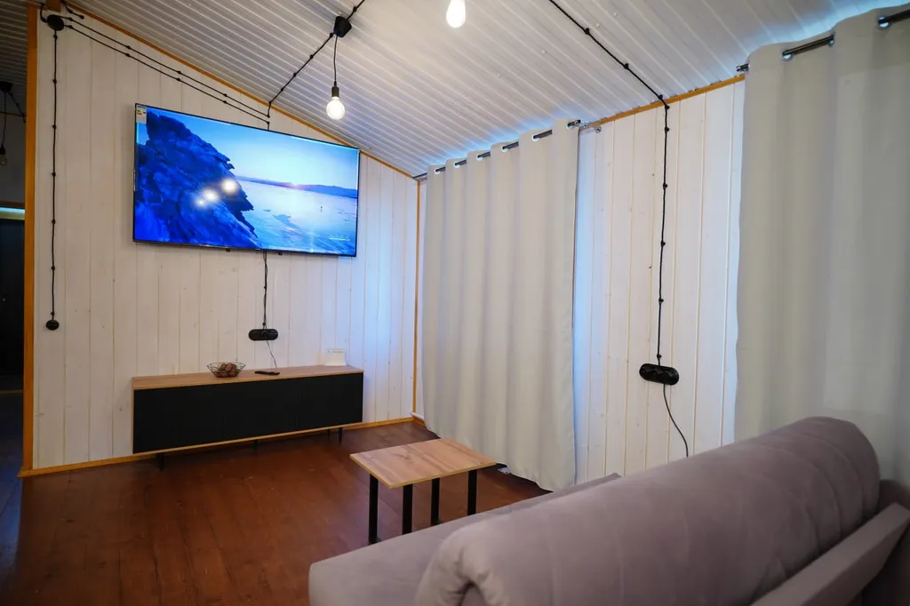 Дом с баней-юртой и караоке