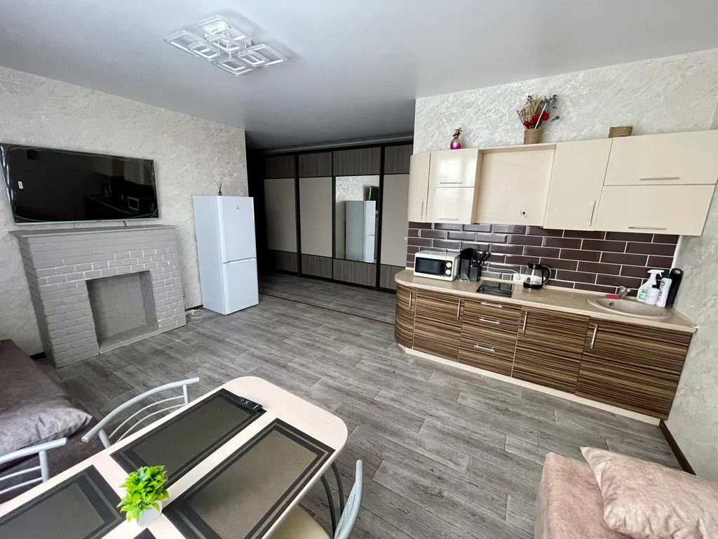 Двухкомнатная квартира на озере Банном в 800 метрах от ГЛЦ ЖК Алтынай — аренда посуточно в Зелёная Поляна