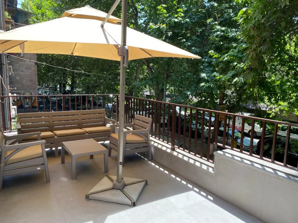 Квартира с прекрасной террасой видом на парк