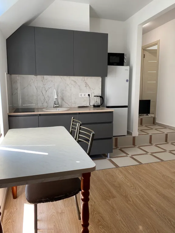 Уютная часть дома с бассейном