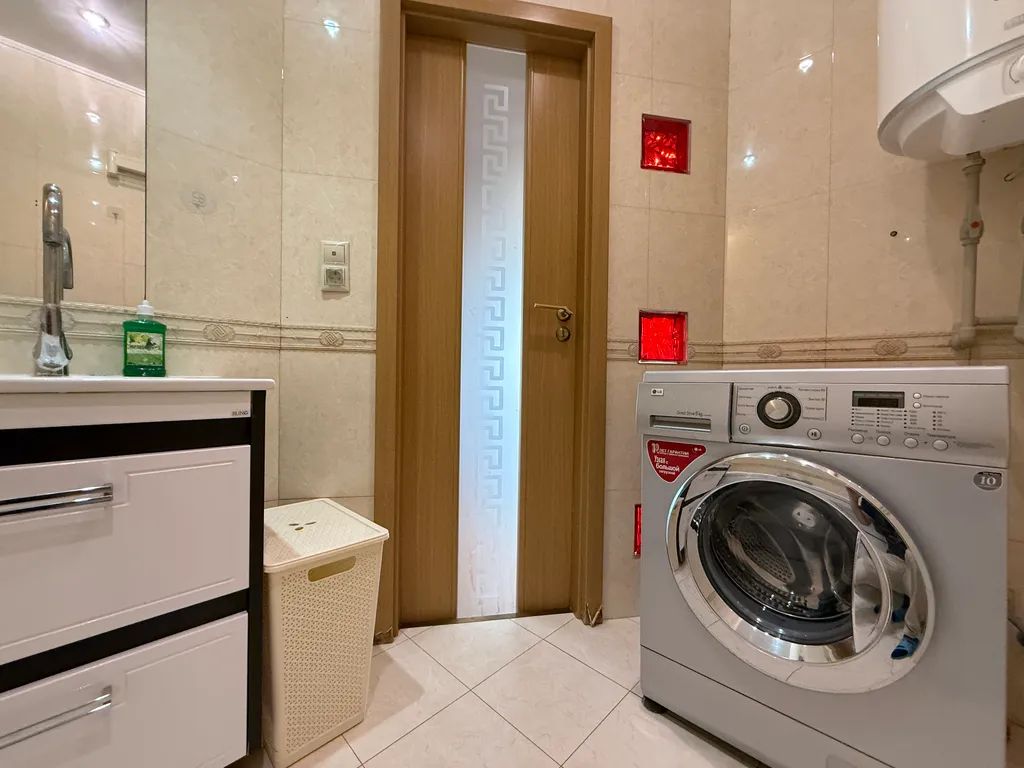 Рядом парк Победы Херсонес не берем оплату за уборку