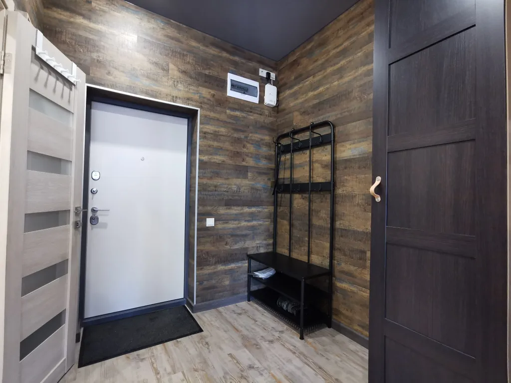 Квартира в люкс доме с парковкой в 10 минутах пешком от площади Ленина