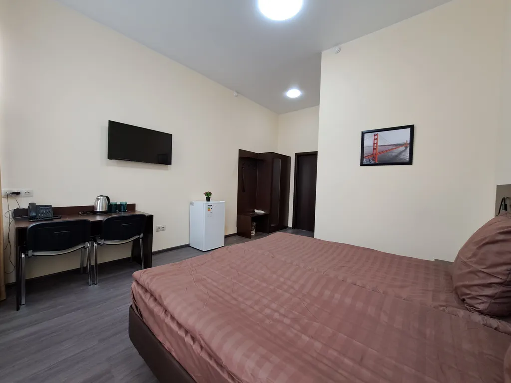 Двухместный с двухспальной кроватью