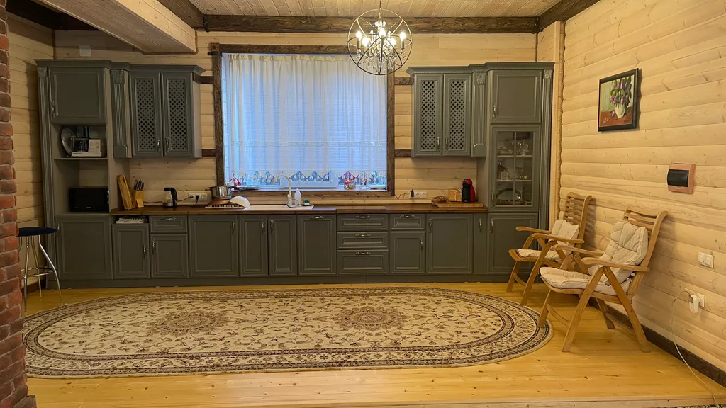 Домик с видом на горы