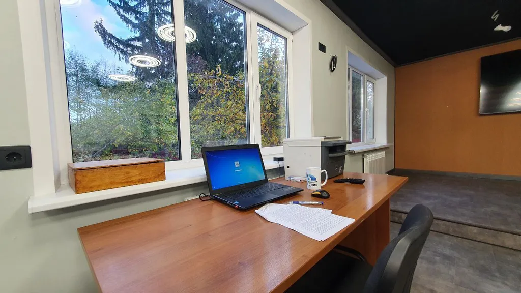 Серая комната в коттедже