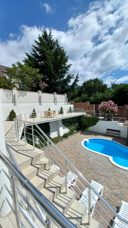 Две смежные комнаты с санузлом для четырёх человек