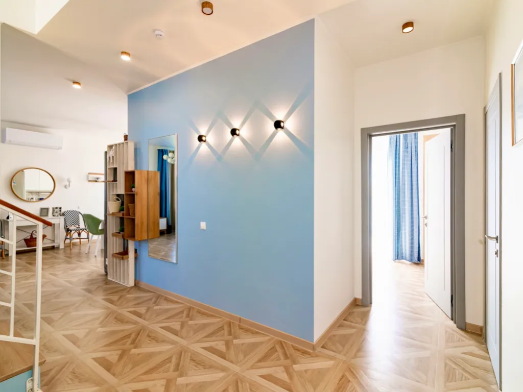 Новый дом с бассейном, сауной и панорамным видом на горы