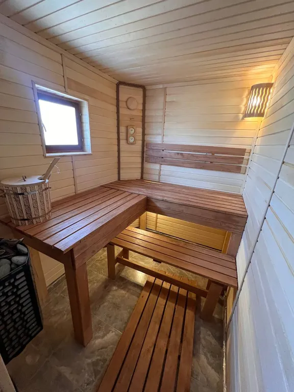 Дом с купелью, баней в городе