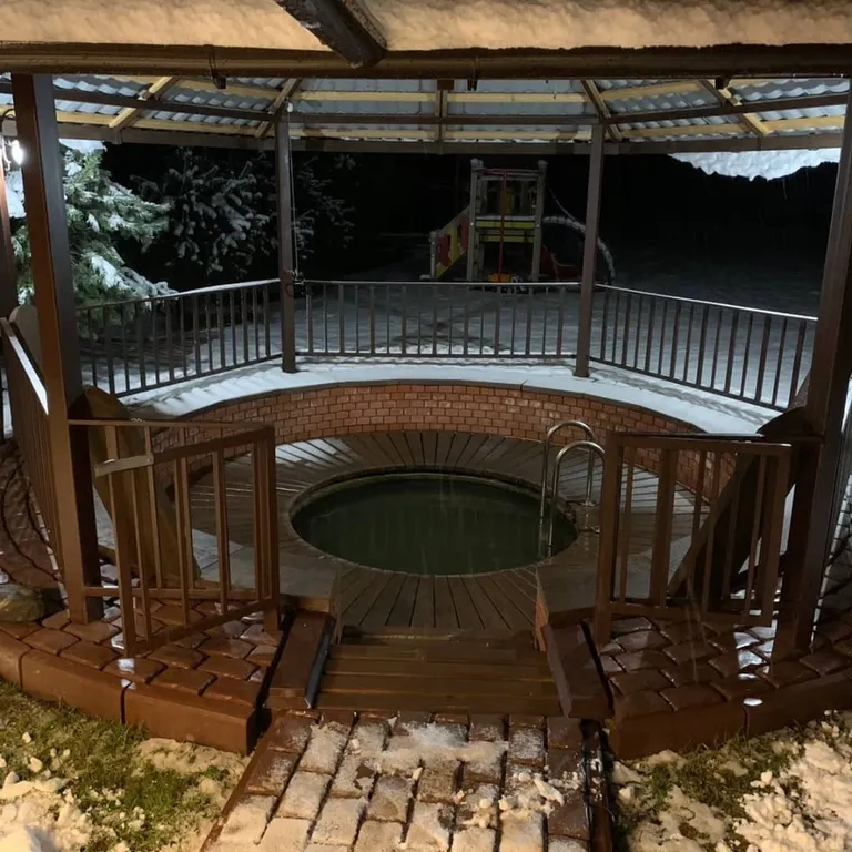 Дом за озером