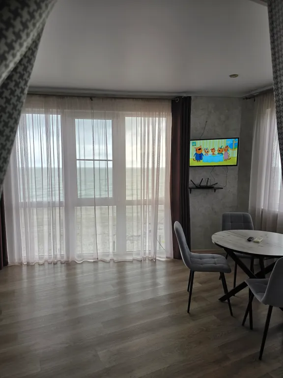 Дом-коттедж на берегу моря Изумрудный берег